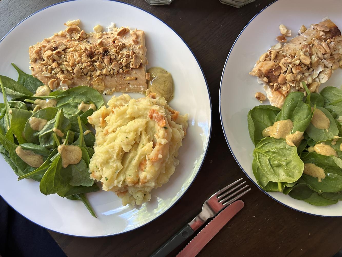 Geht ohne Toaster und Smartphone: Lachs mit Nusskruste