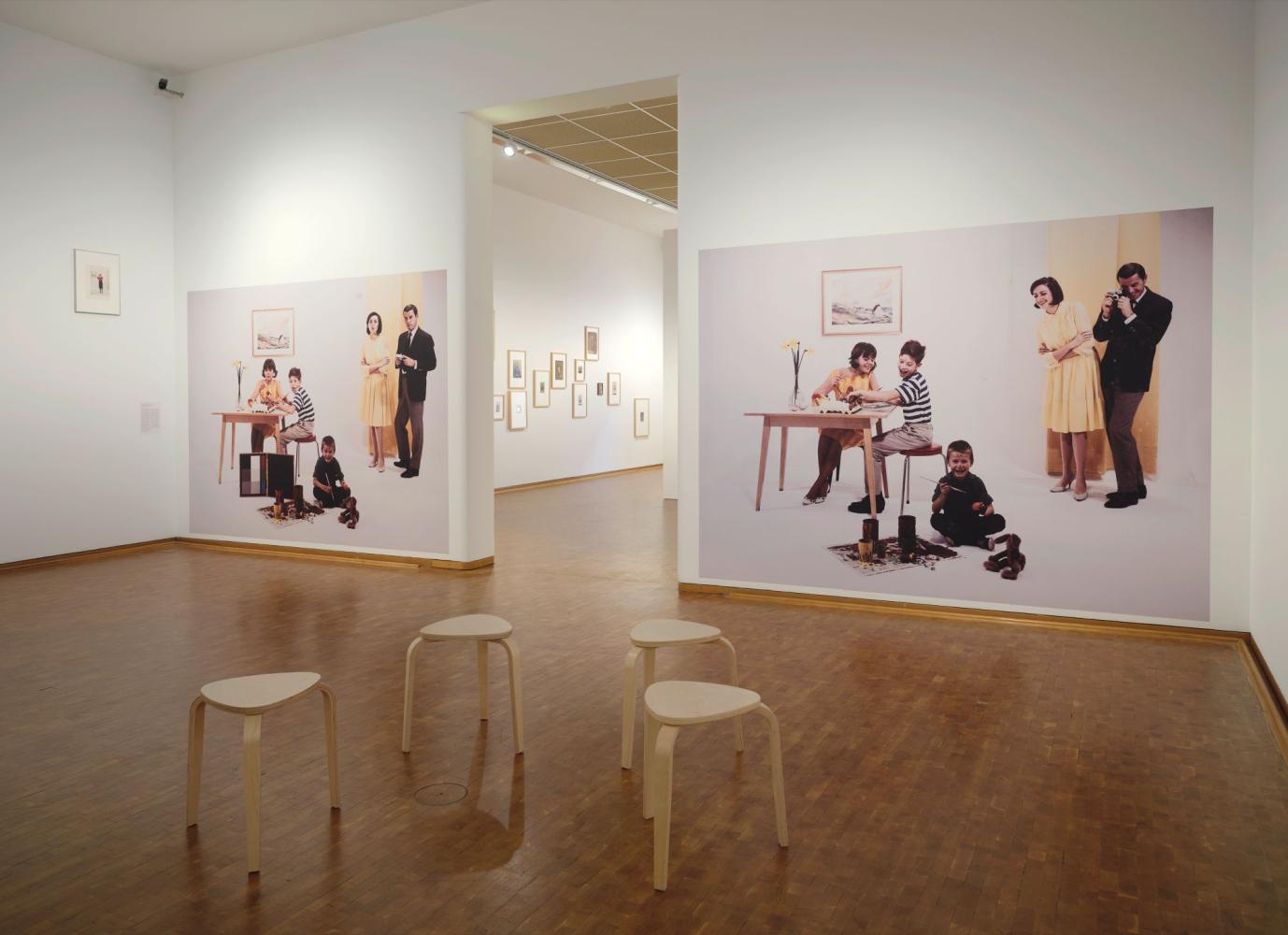 Installationsansicht "Smile! Wie das Lächeln in die Fotografie kam", Museum Ludwig, Köln, 2025