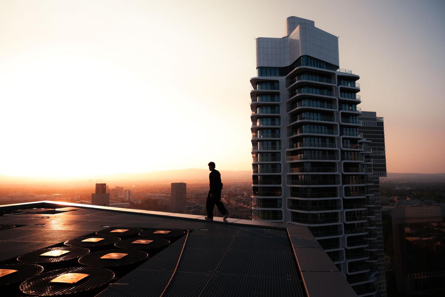 Julian, Finn, Felix und Sergios sind auf der Suche "nach der verbotenen Aussicht, in der sich Perspektiven entfalten, die nicht gegeben, sondern gefunden werden müssen"