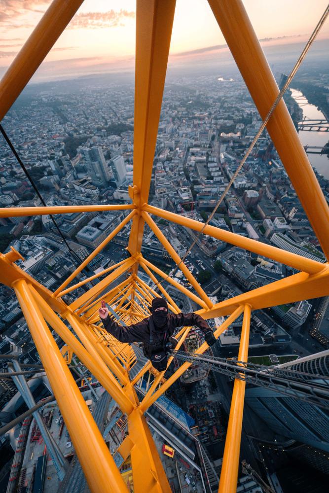 Alle vier kommen aus dem Parkour – Körperkontrolle ist hier wichtiger als Mutproben