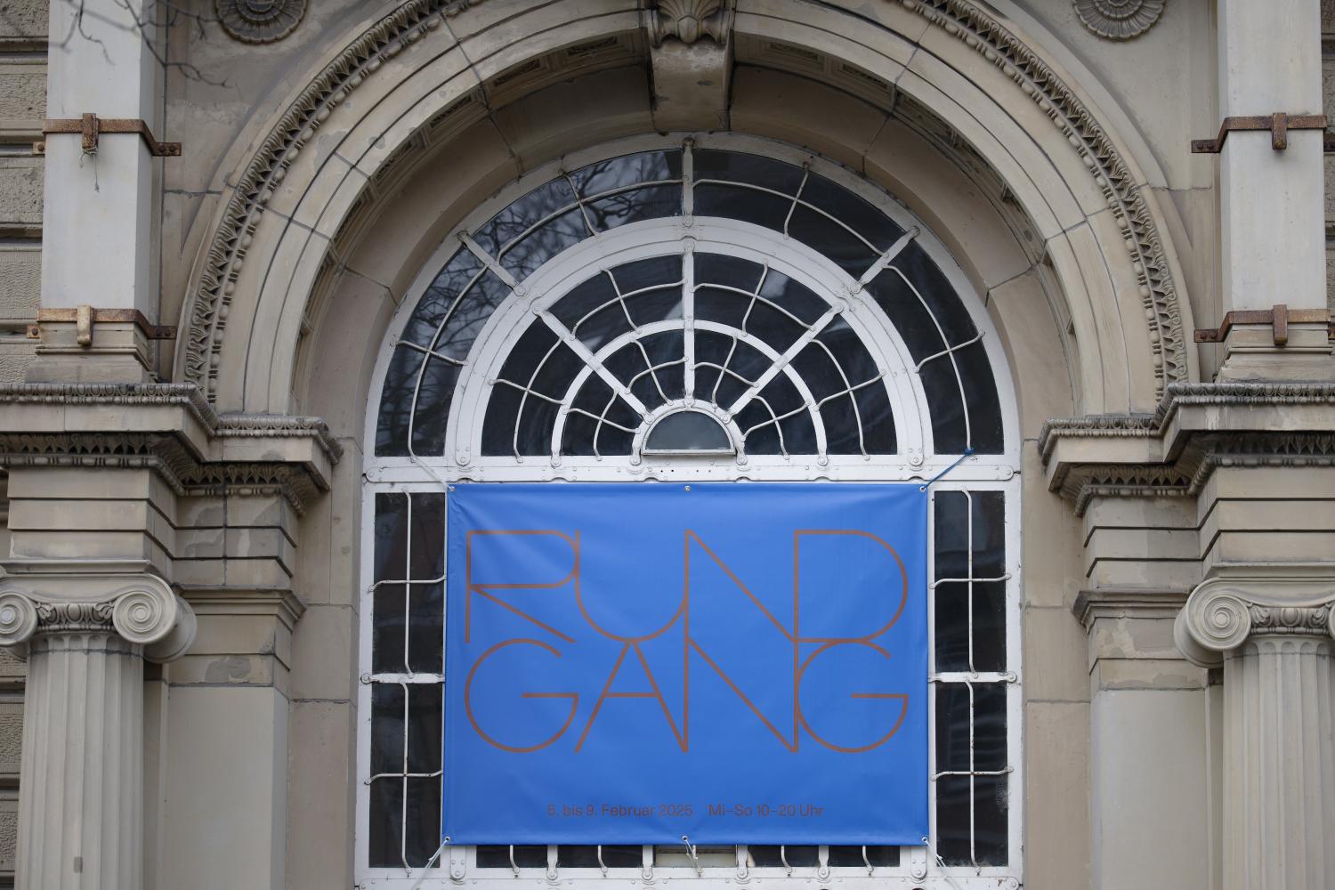 Eingang der Düsseldorfer Kunstakademie