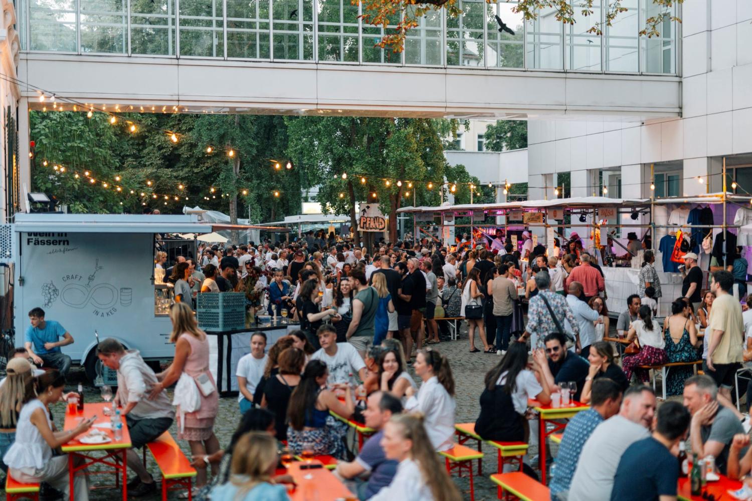 World Design Capital 2026 Stand auf dem Festival El Barrio, Museumsuferfes, Museum Angewandte Kunst (MAK), 2024