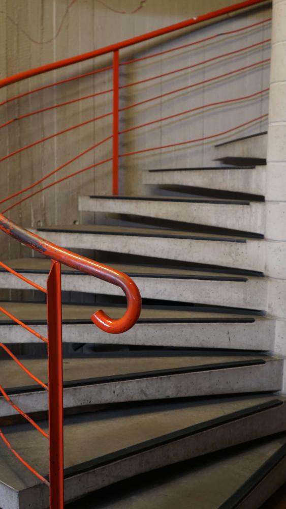 Ein Treppenaufgang im TU-Matheinstitut