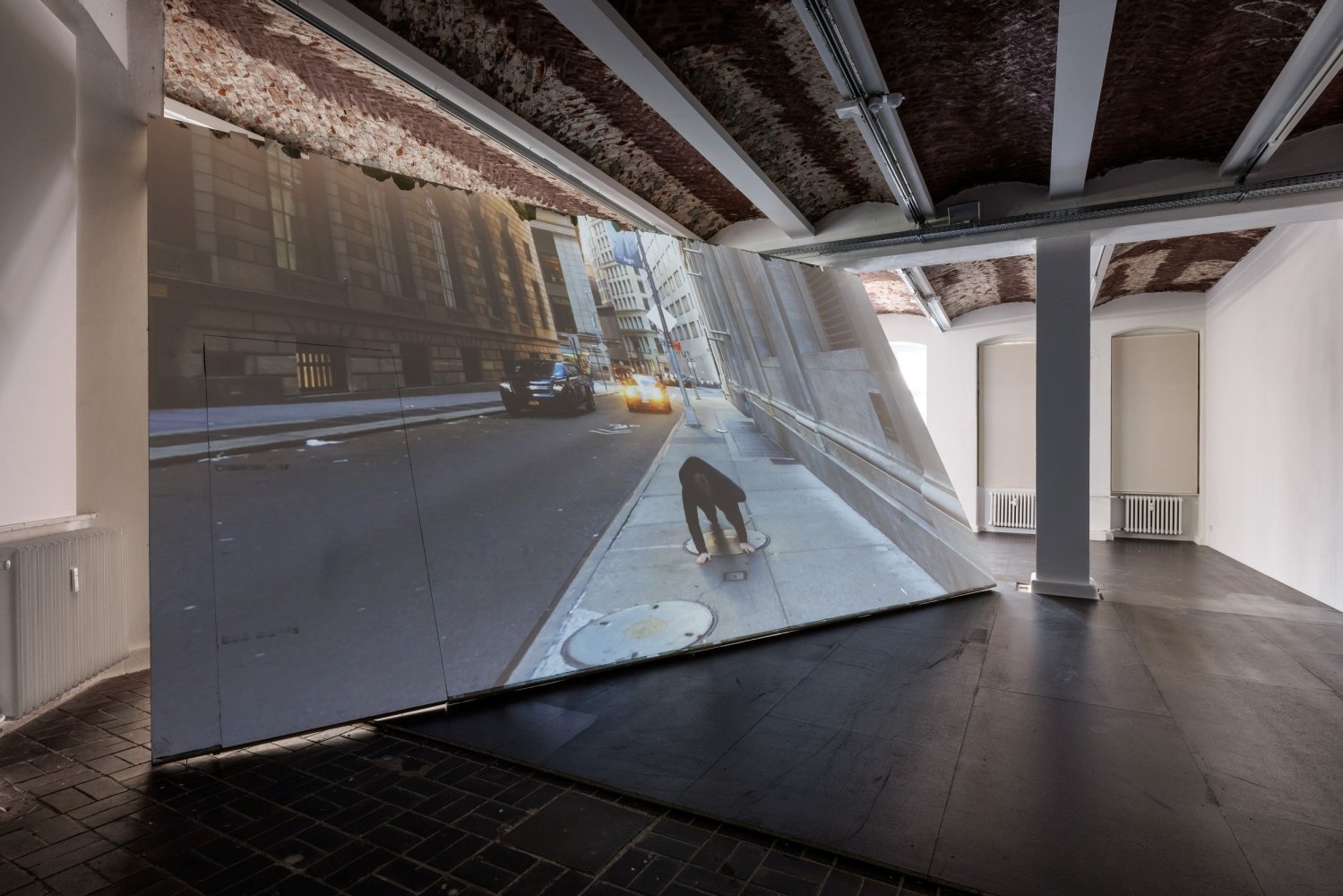 Klara Lidén "Grounding", Video still, 2018, Installationsansicht, "Klara Lidén – Kunstwerke", KW Institute for Contemporary Art, Berlin 2026