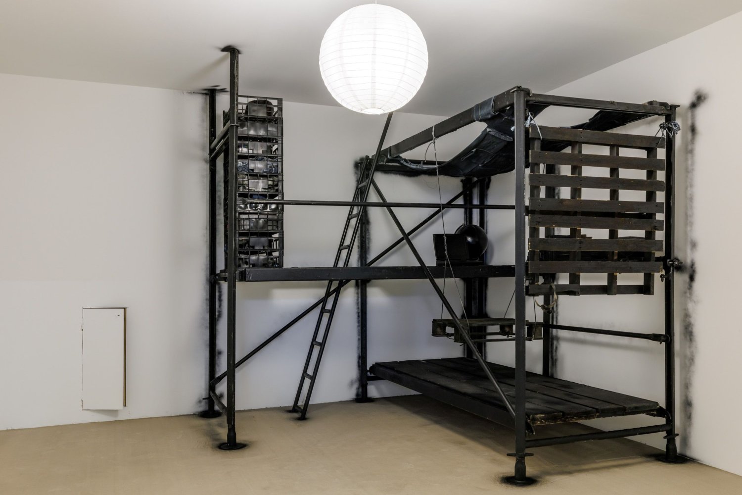 Klara Lidén "Teenage Room", 2009, Installationsansicht, "Klara Lidén – Kunstwerke", KW Institute for Contemporary Art, Berlin 2026