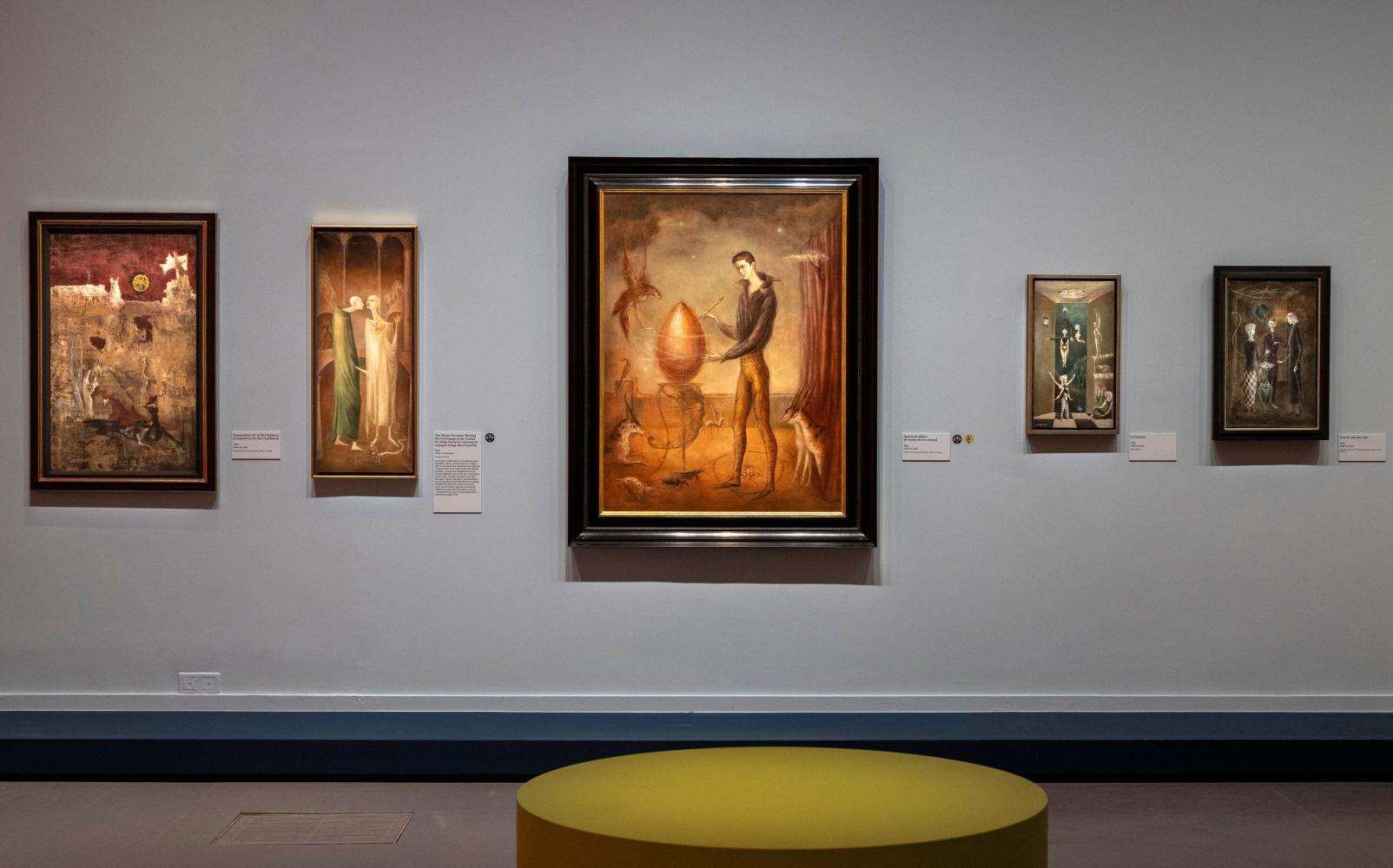 "Leonora Carrington", Ausstellungsansicht, Grand Palais, Paris, 2026