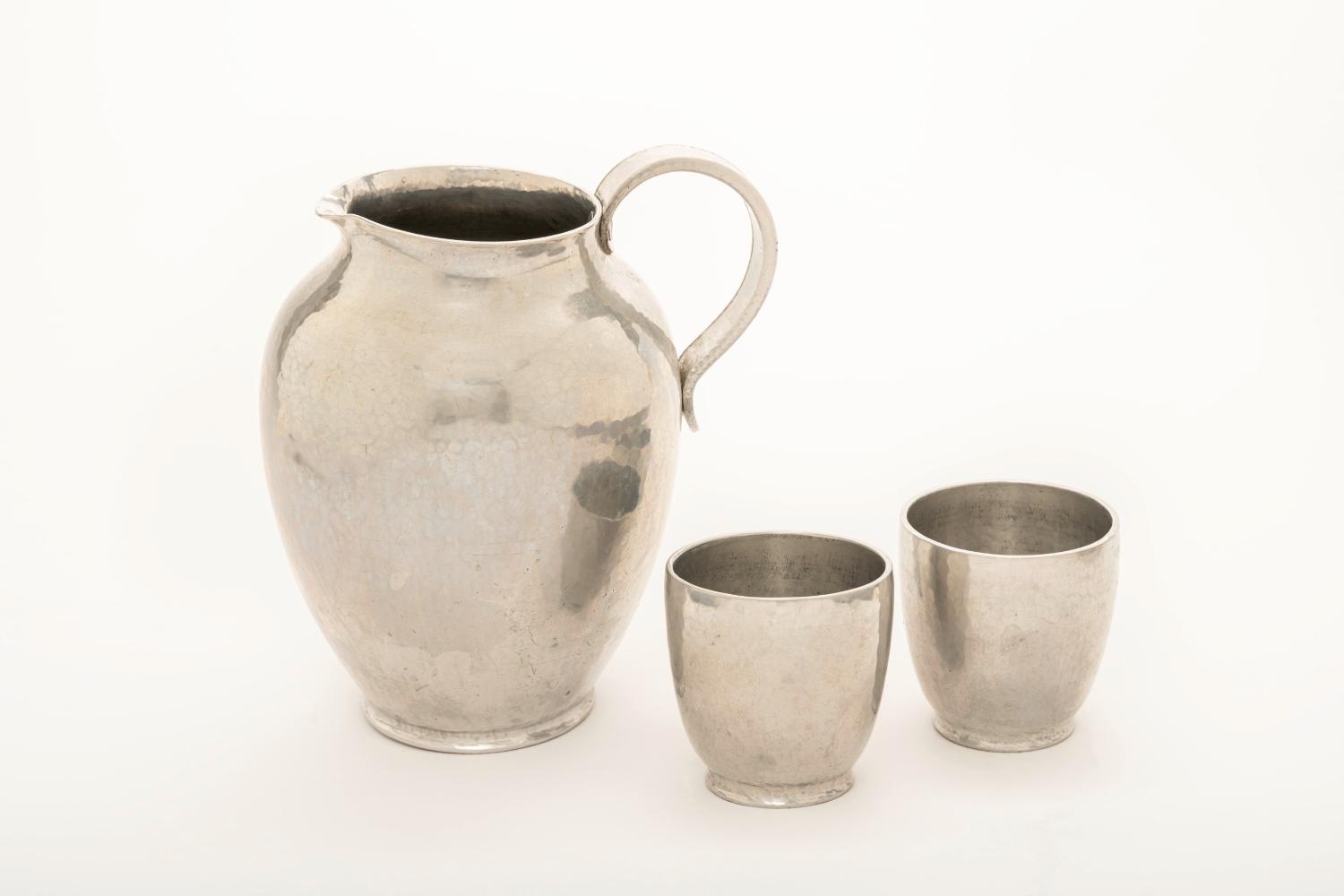 Schwäbische Zinn- und Silberschmiede Harald Buchrucker, Kanne und Becher, Ludwigsburg, 1930er-Jahre